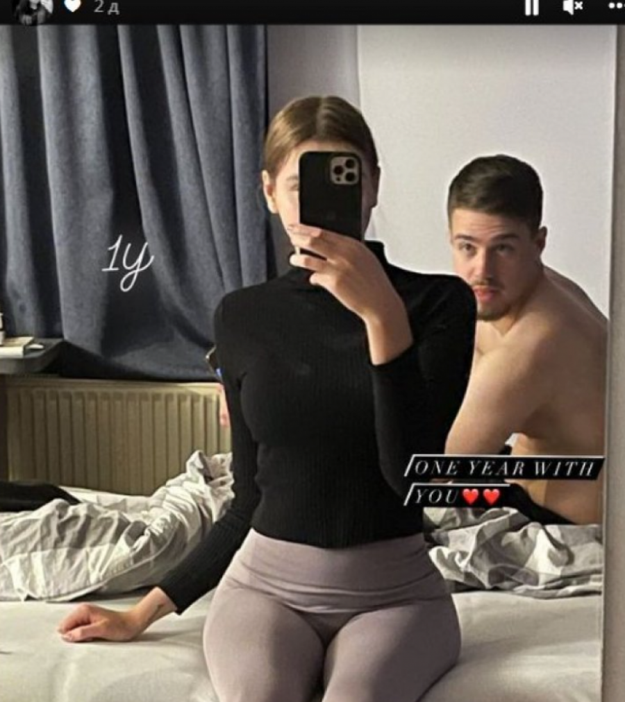 ČOLINA ĆERKA U KREVETU SA DEČKOM Naslednica pevača pokazala fotografiju iz spavaće sobe