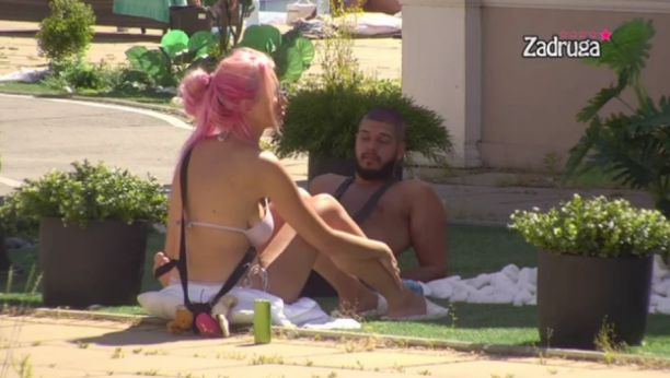 TEK SMO TRI MESECA ZAJEDNO, A VEĆ SE GRIZEMO Aleks i Dejan se prepirali u dvorištu, on upozorio Nikolićevu da im je veza na staklenim nogama