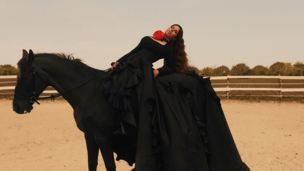 PREMIJERA! Pogledajte filmski spot Seke Aleksić za pesmu “Rana”, a nećete verovati ko je u glavnoj ulozi