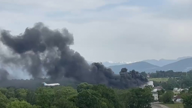 EKSPLOZIJA I POŽAR NA AERODROMU U ŽENEVI Crni dim kulja u nebo, letovi - otkazani (VIDEO)