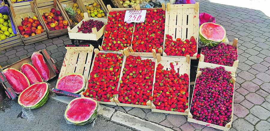 JAGODE SKUPLJE OD KILE MESA Sezonsko voće košta kao da su dijamanti, kažu čitaoci Alo!