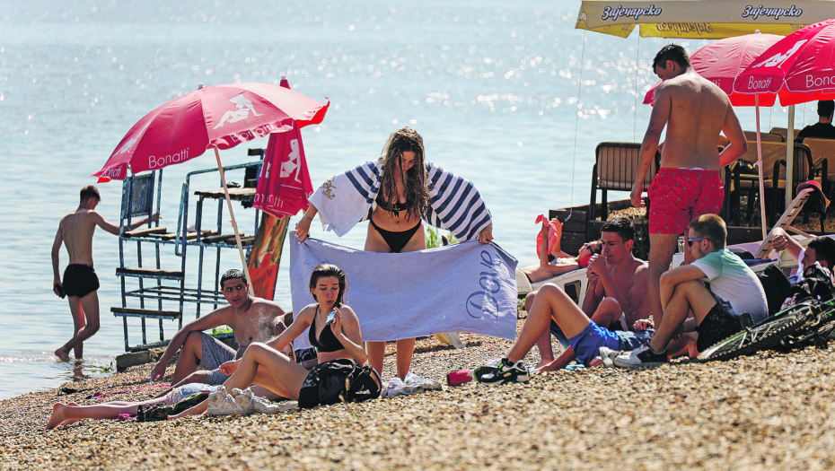 SPREČITE KATASTROFU Da biste bili bezbedni tokom boravka na gradskim kupalištima, slušajte savete struke: U vodu samo trezni i pripremljeni
