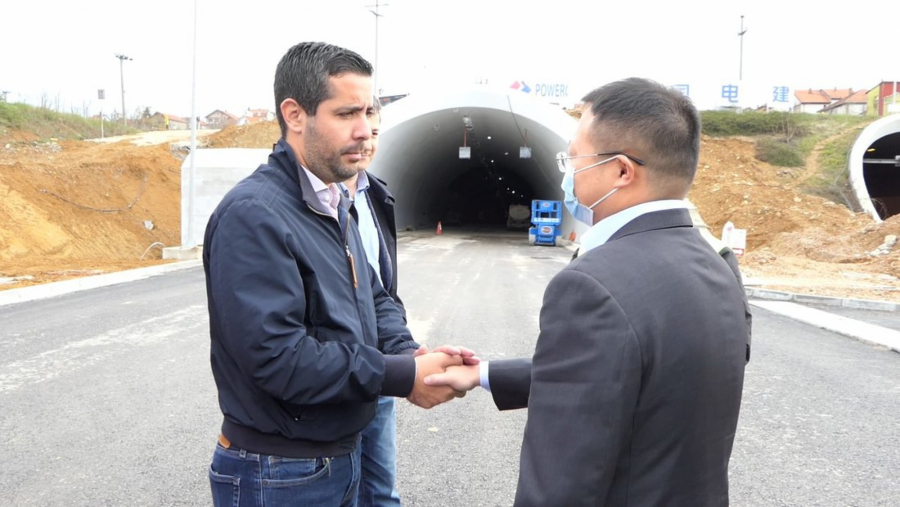 PROVEŠĆE DUGO, TOPLO LETO U NEMANJINOJ Ministri će more gledati na TV!