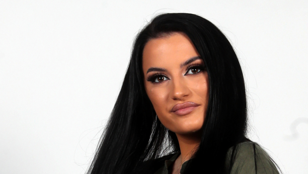 JADAN DARKO, NE ZNAM KAKO ĆE DA SE OPORAVI Barbara žestoko provocira Lazića, udarila na njegovu novu pesmu i javno rekla svoje mišljenje