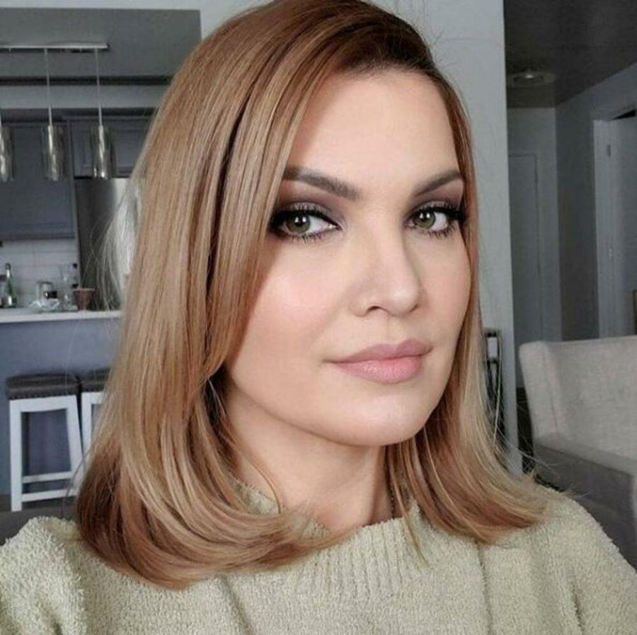 OVO JE ĆERKA SNEŽANE ĐURIŠIĆ Maja peva kao slavuj, ne živi u Srbiji i nikada je nismo videli u javnost, a evo i čime se bavi (FOTO)