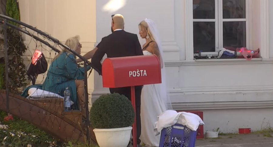 POMIRIĆEŠ SE SA DALILOM Zorica Marković sasula Dejanu sve u lice, on nije znao šta da odgovori, pevačica javno otkrila sve