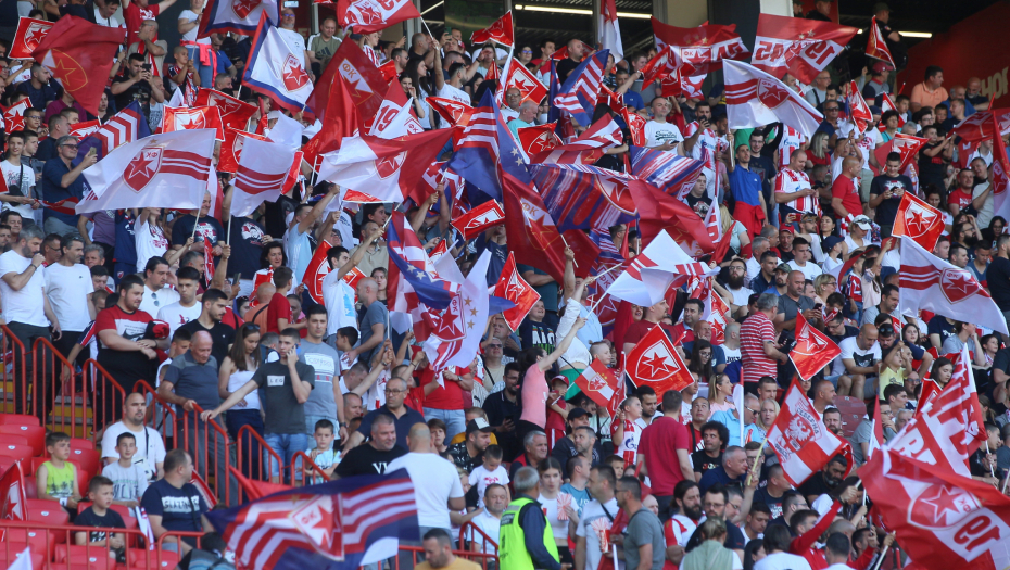 ŠAMPIONSKA ATMOSFERA "Delije" napravile neviđeni spektakl na "Marakani" u pohodu na novu titulu prvaka Srbije (FOTO GALERIJA)