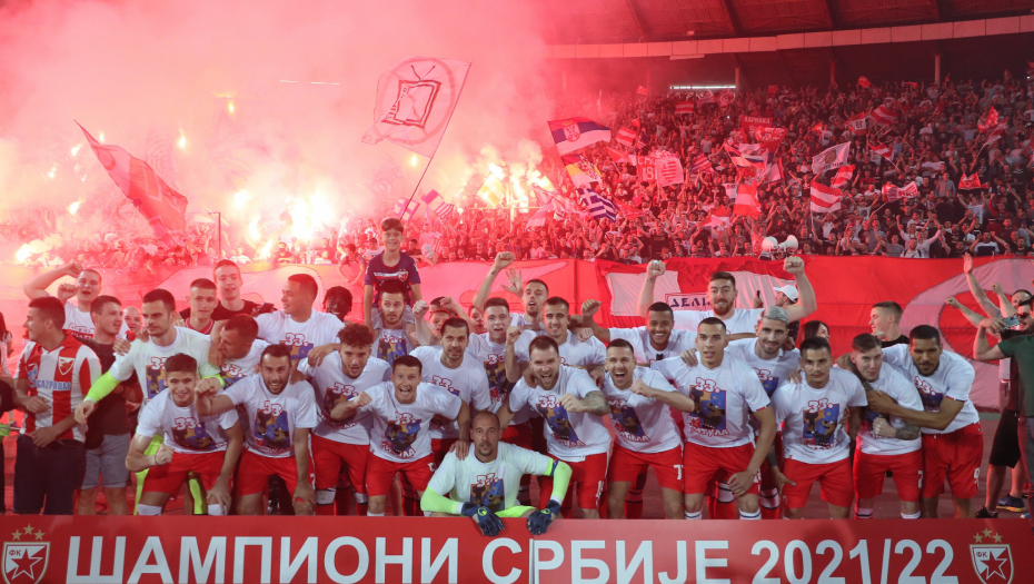 TOTALNA LUDNICA Ovako je Zvezda proslavila titulu prvaka Srbije! (FOTO)
