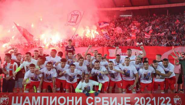 TOTALNA LUDNICA Ovako je Zvezda proslavila titulu prvaka Srbije! (FOTO)