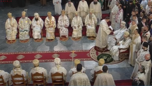 LITURGIJA U SABORNOM HRAMU U SKOPLJU Patrijarh Porfirije i episkop Stefan služe "liturgiju pomirenja" (FOTO/VIDEO)