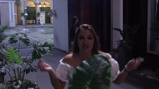 PIJANA ZAPRETILA DA ĆE MU RAZLUPATI KOLA Prvo obraćanje Ane Jovanović bivšem dečku, pogledala u kameru i izgovorila ove reči