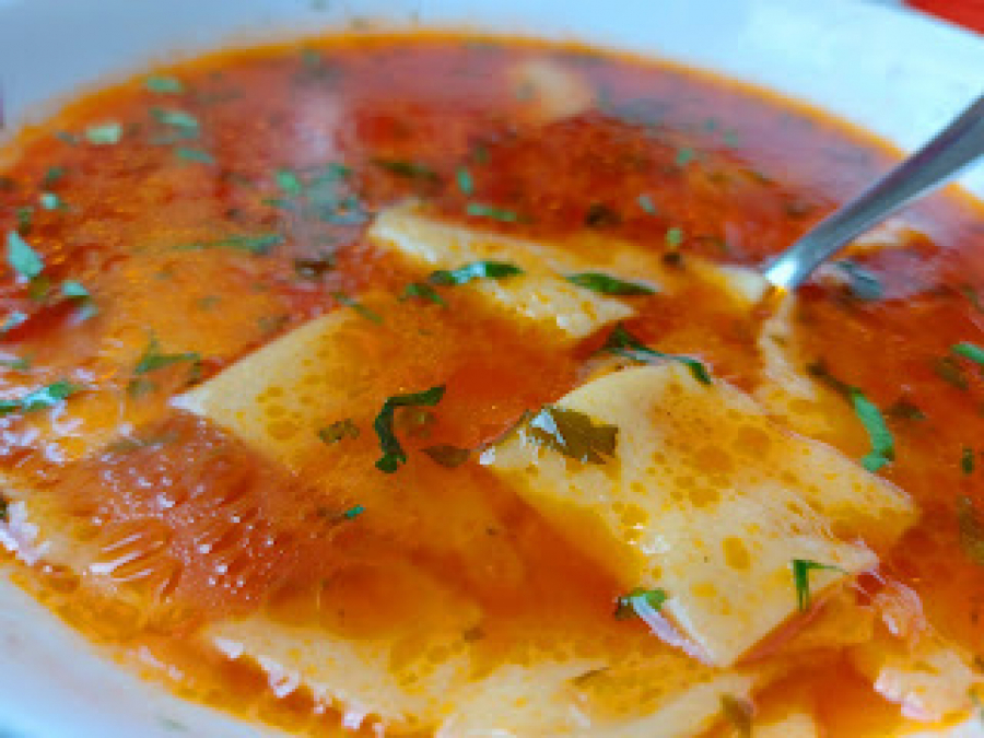 NA JEDNOSTAVAN NAČIN Spremite paradajz čorbu (VIDEO)