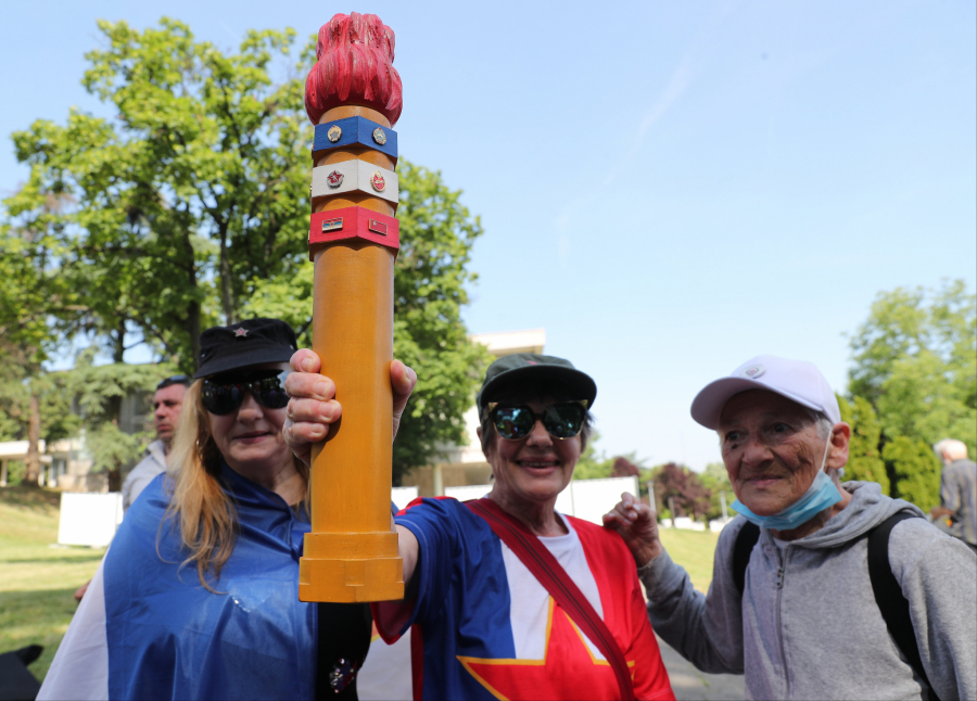 PRE BISMO OŽIVELI TITA NEGO RODITELJE! Posle 35 godina štafeta mladosti je nošena od Vardara do Triglava (VIDEO)