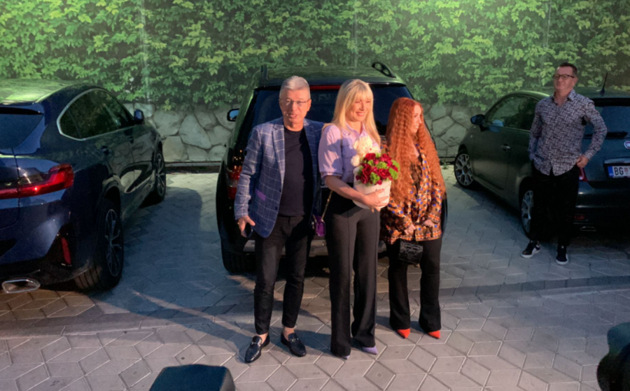 SALE JE U KUĆI JEDAN OPUŠTEN ČOVEK Suzana Jovanović otkriva nove detalje vezano za Popovića, pa otkriva gde će ići na zasluženi odmor