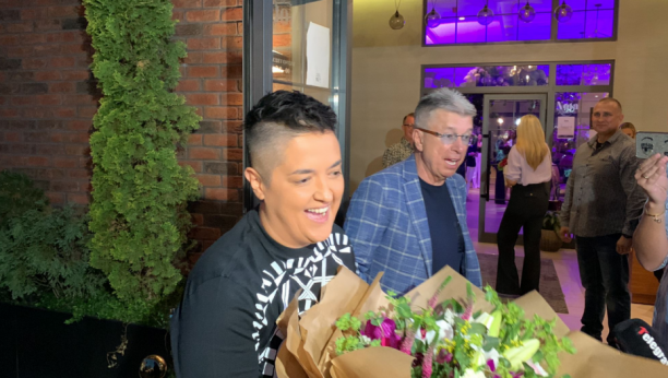 KOLEGE I PRIJATELJI POLAKO PRISTIŽU A evo šta je Anastasiji poželela Marija Šerifović, kao i da li je Vanja Mijatović uzela honorar (FOTO/VIDEO)