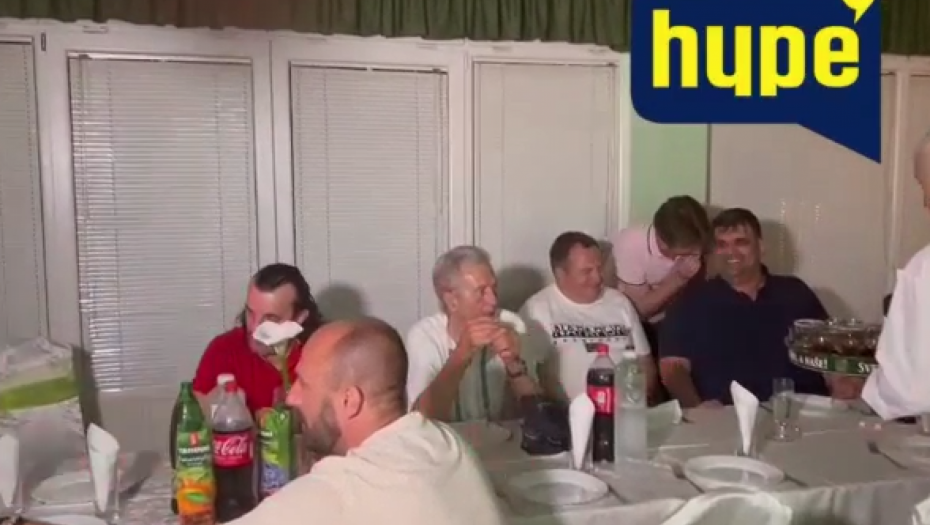 ACA,SAŠA I MIROSLAV PRUŽILI PODRŽALI MLADE Lukas i Ilić zapevali za odbojkašice, a evo  koji je povod (VIDEO)