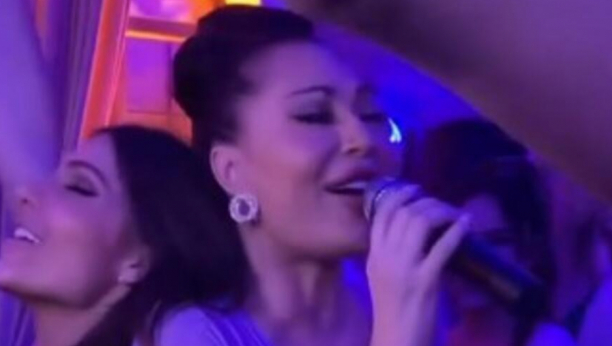 CECA U NOĆNOM PROVODU SA ĆERKOM I GUDELJOM Pevačica se sinoć ludo provodila sa Anastasijom i njenim novim izabranikom (VIDEO)