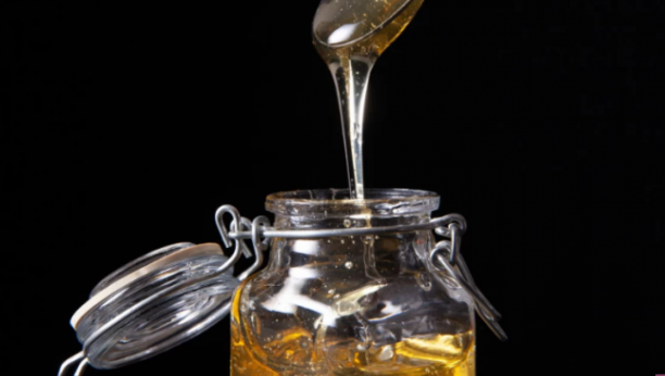 REŠITE SE DLAČICA PRIRODNIM PUTEM Napravite domaću pastu za depilaciju