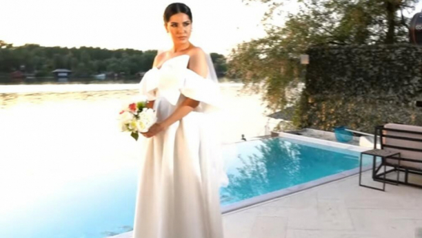 TANJA SAVIĆ PRIZNALA DA JE LAGALA JAVNOST Pevačica odlučila da progovori o svemu, a onda šokirala sve izjavom o Milici Pavlović i Ani Nikolić