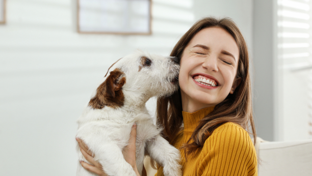 KADA MAŠU REPOM LEVO, DESNO Psi pokazuju da su srećni