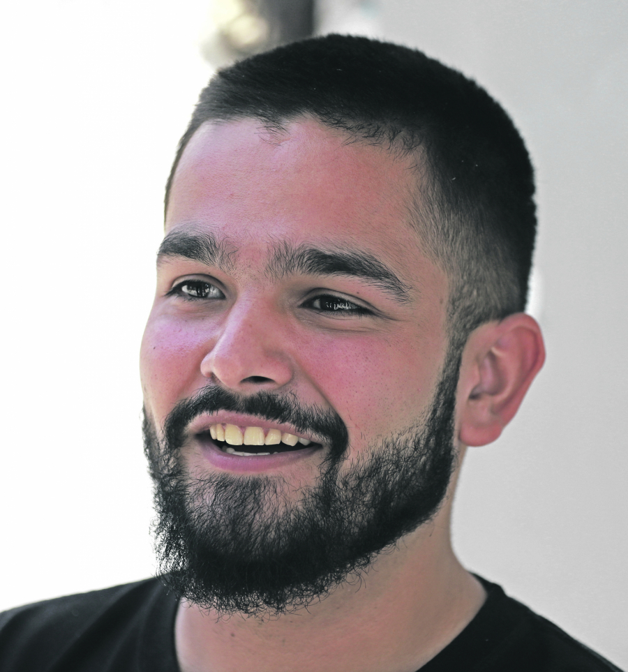 SLADAK ŽIVOT U većini prodavnica rafovi prazni, pitali smo sugrađane šta misle o tome: Drame nema, a šećera će biti! (VIDEO)