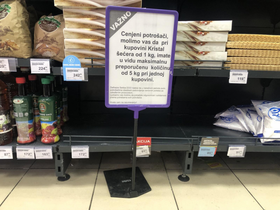 SLADAK ŽIVOT U većini prodavnica rafovi prazni, pitali smo sugrađane šta misle o tome: Drame nema, a šećera će biti! (VIDEO)