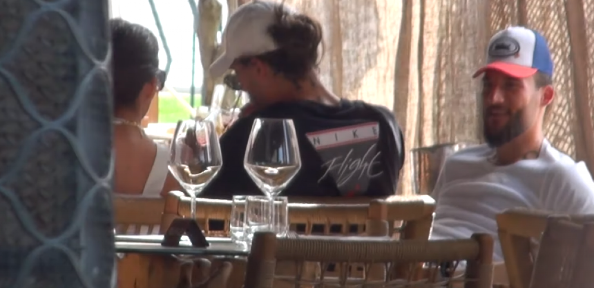 NAKON ROĐENDANSKE PROSLAVE Anastasija i Nemanja Gudelj uhvaćeni u centru prestonice, razmenjuju nežnosti, isplivale fotografije (FOTO)