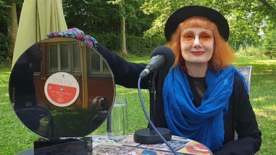 USUDILA SI SE DA PROGOVORIŠ Legendarna hrvatska pevačica oduševljena Konstraktom, ovakav komentar se od nje definitivno nije očekivao