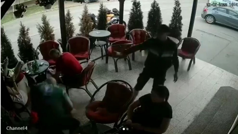 ŠOKANTNO! Otac Zorana R. (22) uhapšenog zbog bombaškog napada u Inđiji otkrio pozadinu sukoba "Urinirali su po njemu i pretili mu silovanjem"