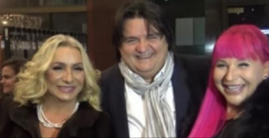 NAJSKANDALOZNIJI RAZVODI NAŠIH JAVNIH LIČNOSTI! Pevačici muž slomio srce i ostavio je odjednom, a onda je bila uništena nakon ljubavnog kraha! (FOTO)