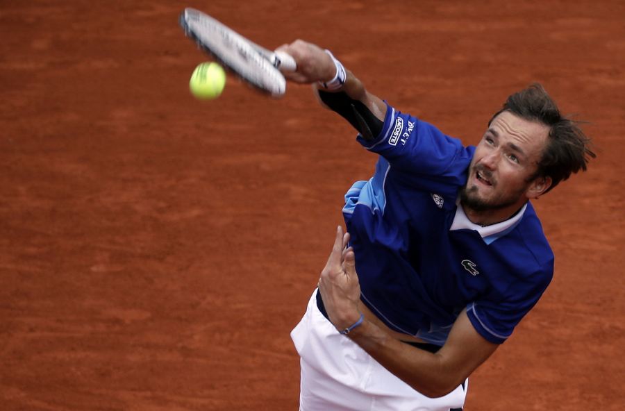 PREJAK JE RUS Medvedev zaustavio Kecmanovićev put na Rolan Garosu prilično ubedljivo i igraće u osmini finala