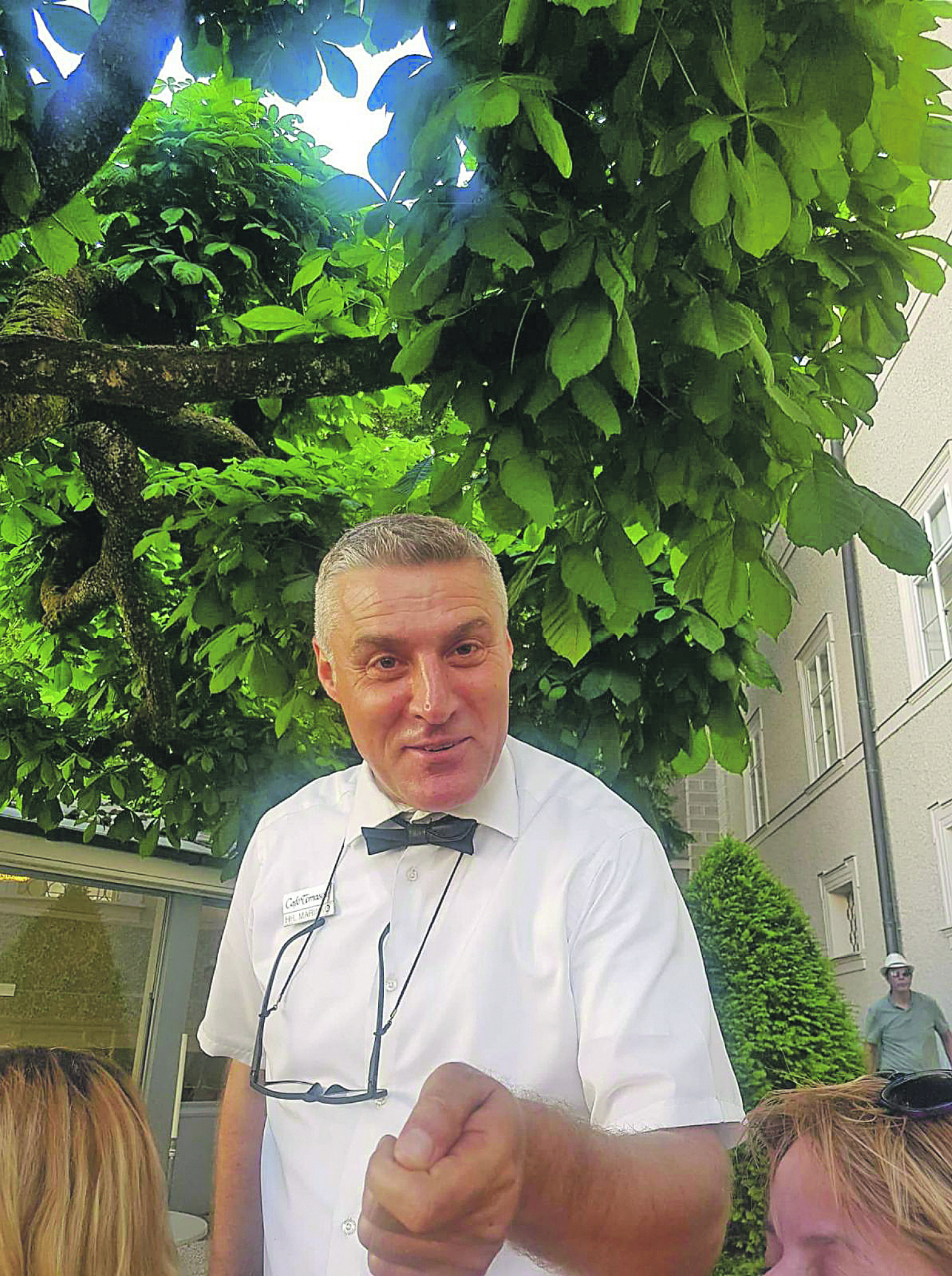 EKSKLUZIVNO MARINKO PERIĆ, KONOBAR IZ AUSTRIJE, PONOSAN NA SVOG ROĐAKA Moj brat, patrijarh Porfirije! (VIDEO)