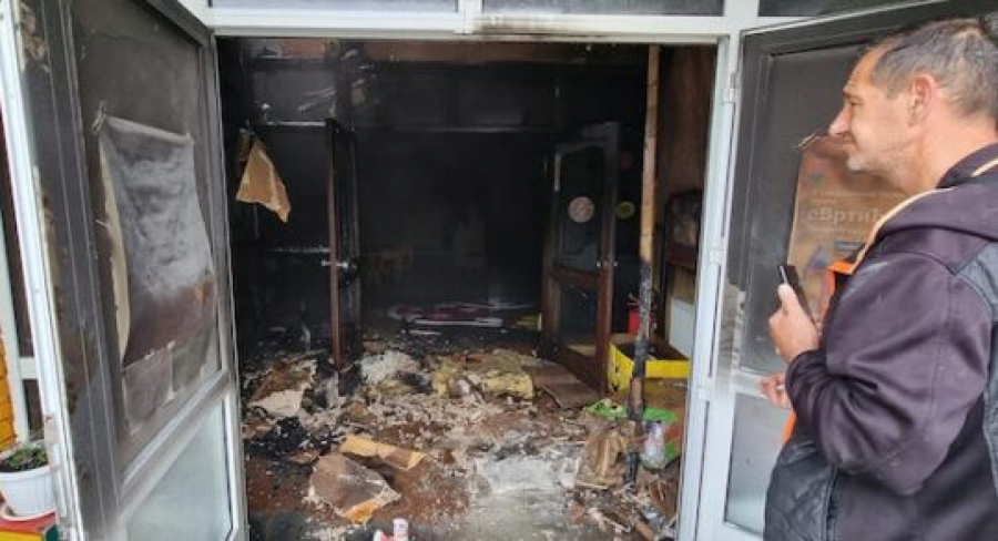 STRAŠNO NEVREME POGODILO DELOVE SRBIJE Udar groma zapalio vrtić i kuću (FOTO)