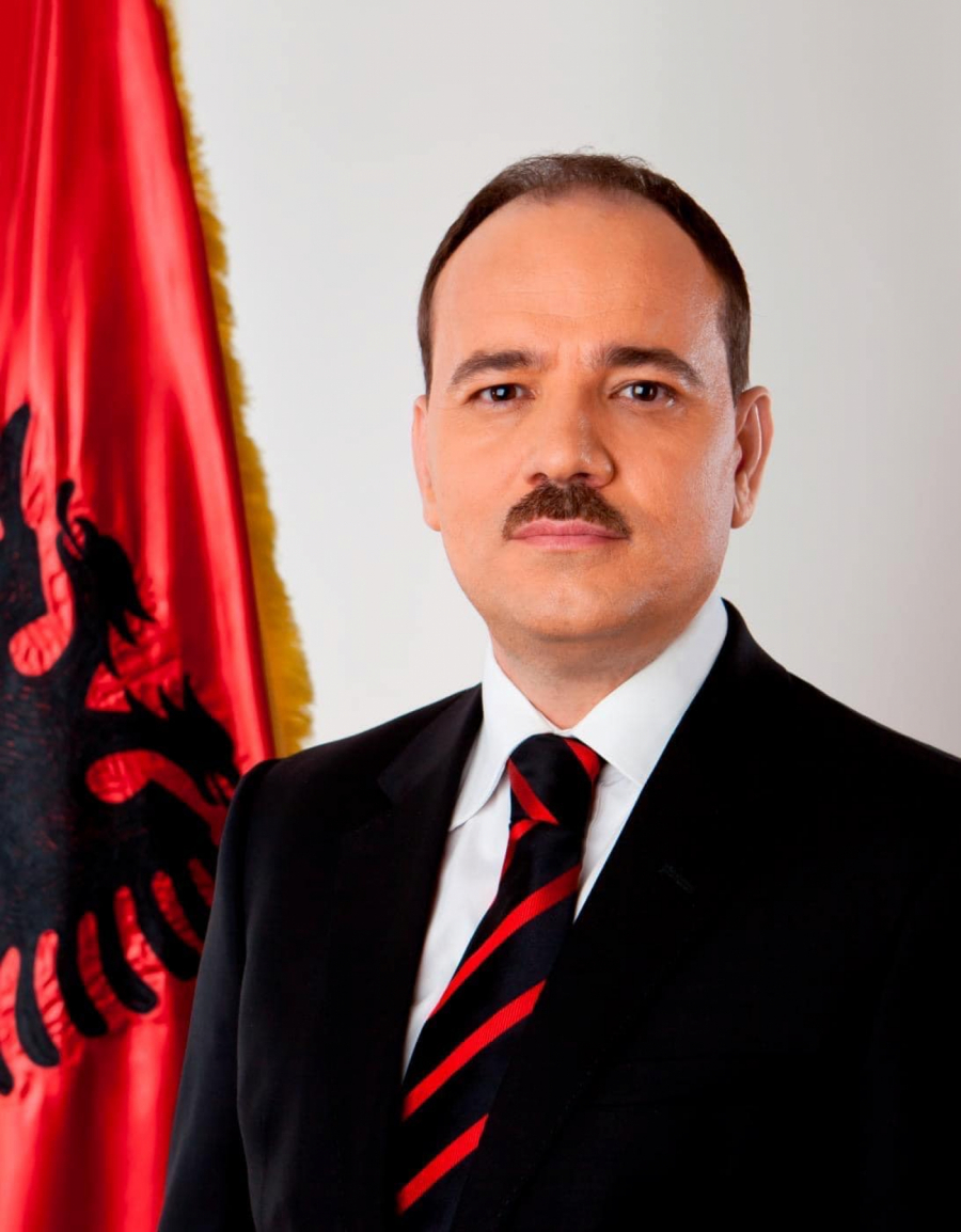 KURTI ŽALOSTAN I ZAHVALAN Preminuo bivši predsednik Albanije Nišani, dao mu državljanstvo