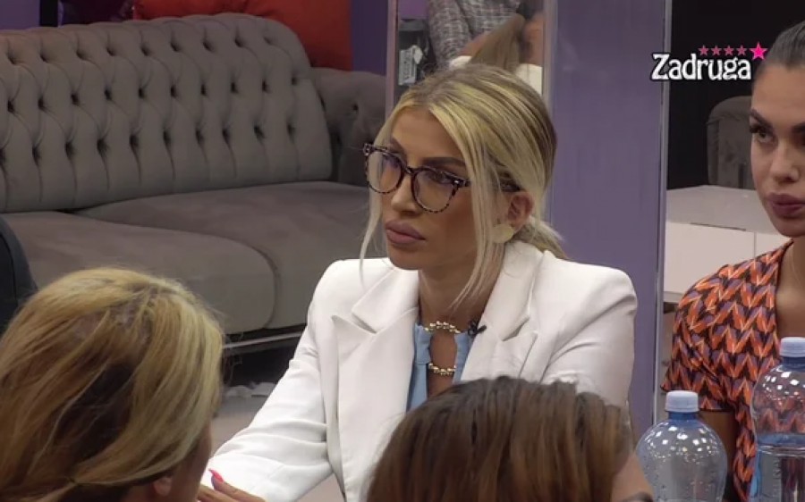 DRSKA SI, AROGANTNA, HODAŠ KAO DA SI OSVOJILA SVET Sandra Rešić sasula Dalili sve u lice, pevačica ne krije netrpeljivost