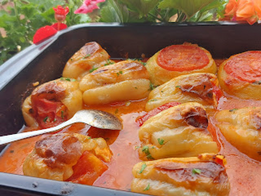 UKUS JE FENOMENALAN Spremite punjene paprike sa tikvicama (VIDEO)