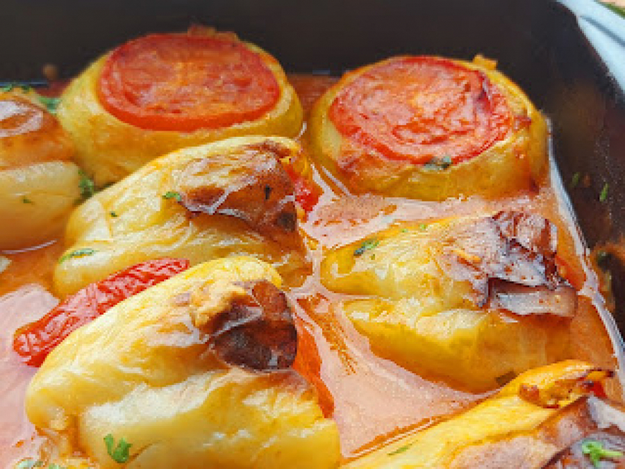 UKUS JE FENOMENALAN Spremite punjene paprike sa tikvicama (VIDEO)