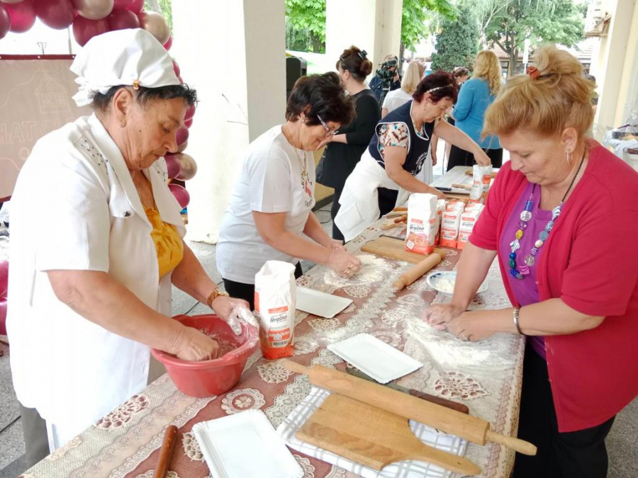 OVDE SE PRAVE NAJBOLJI REZANCI U BANATU Pogledajte kako su domaćice oduvale konkurenciju (FOTO/VIDEO)