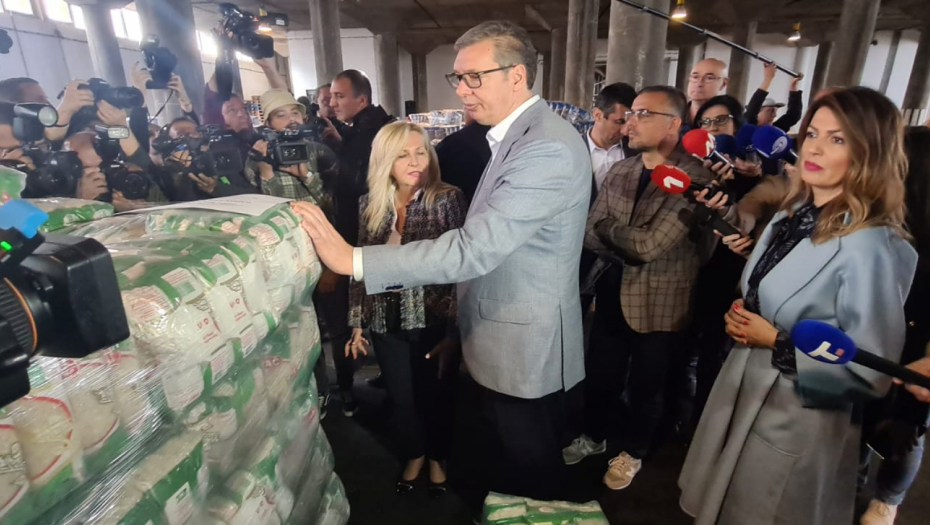 PREDSEDNIK VUČIĆ: Neće biti nestašice osnovnih životnih namirnica ni jednog jedinog dana! (FOTO/VIDEO)