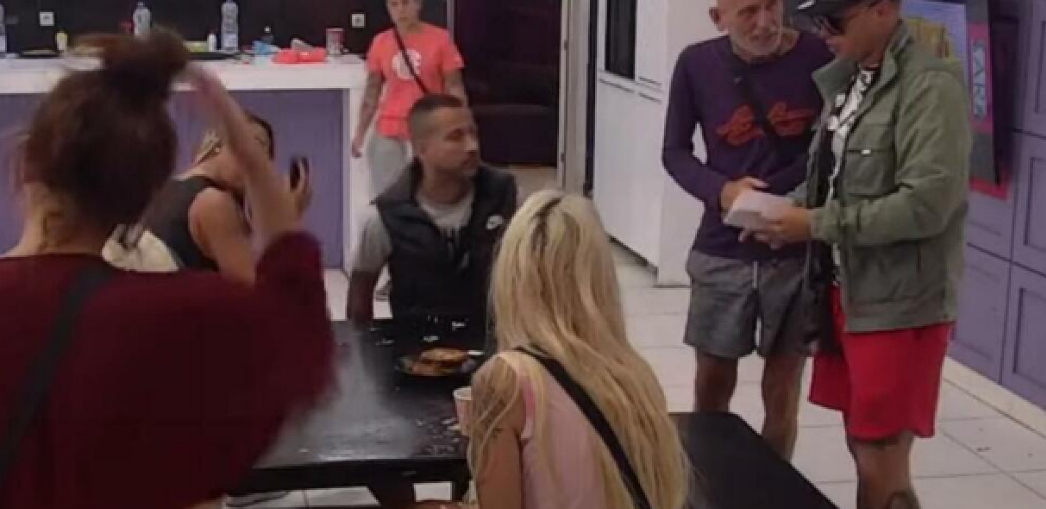 EVO KO JE NOVI VOĐA OVE NEDELJE Izbačeni zadrugar ostavio sve bez teksta, odlukom napravio opštu pometnju u Beloj kući