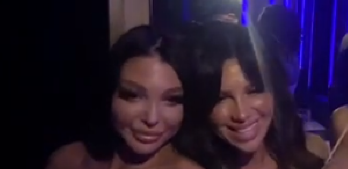 MAJA NE LIČI NA SEBE, A STANIJA PREPUNA BORA Fotografija koju je Marinkovićeva objavila napravila haos, starleta odmah uradila ovo (FOTO)