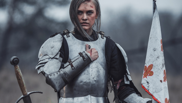 BILA JE JEDINA ŽENA NA BOJNOM POLJU: Borila se protiv Engleza, terala vitezove u crkvu, čula glasove u glavi i umrla na najbrutalniji način!