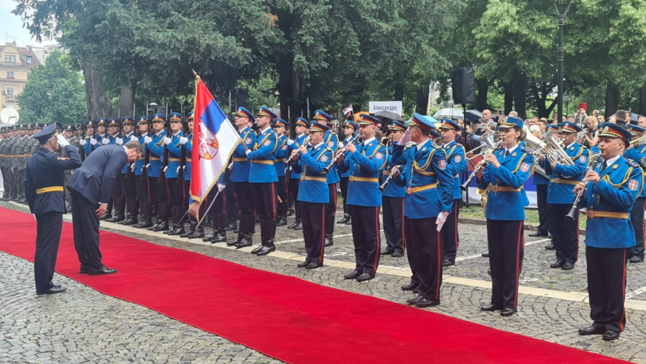 ZAKLETVA UZ GARDISTE I HIMNU: Predsednik Aleksandar Vučić danas u Narodnoj skupštini započeo drugi mandat (FOTO/VIDEO)