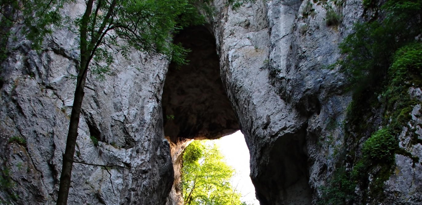 NAJVEĆI PRIRODNI KAMENI MOST U SRBIJI Prerast Šuplja stena svakog posetioca ostavlja bez daha
