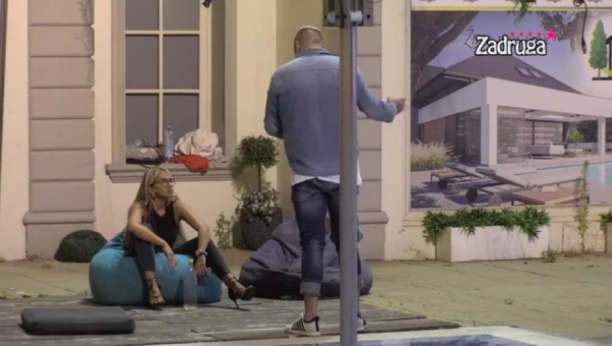 ŽESTOKA SVAĐA Ori se celo dvorište, Dalila ostavila i oterala Cara od sebe