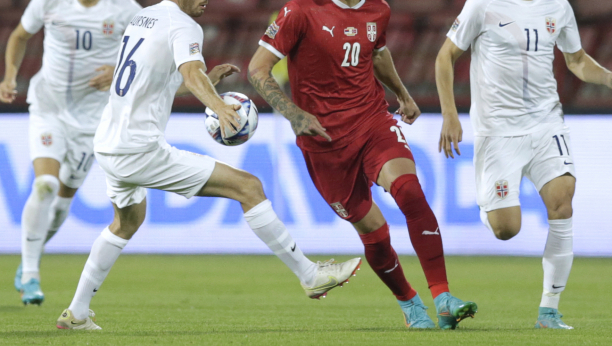 GEJ AFERA TRESE ESTRADU Popularni pevač u tajnoj vezi sa frizerom, isplivalo sve u javnost