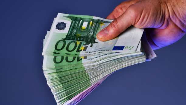 OBJAVLJENA NOVA KURSNA LISTA Evo koliko evro vredi u ponedeljak prema podacima NBS
