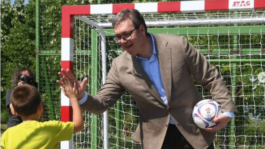 DA IM SE ŠTO PRE VRATI OSMEH NA LICE A MIR U DOMOVE Predsednik poslao jaku poruku deci iz Ukrajine