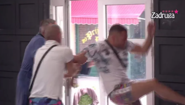 PAO MU MRAK NA OČI! HAOS U BELOJ KUĆI Anđelo Ranković van sebe, nisu mogli da ga zaustave (VIDEO)