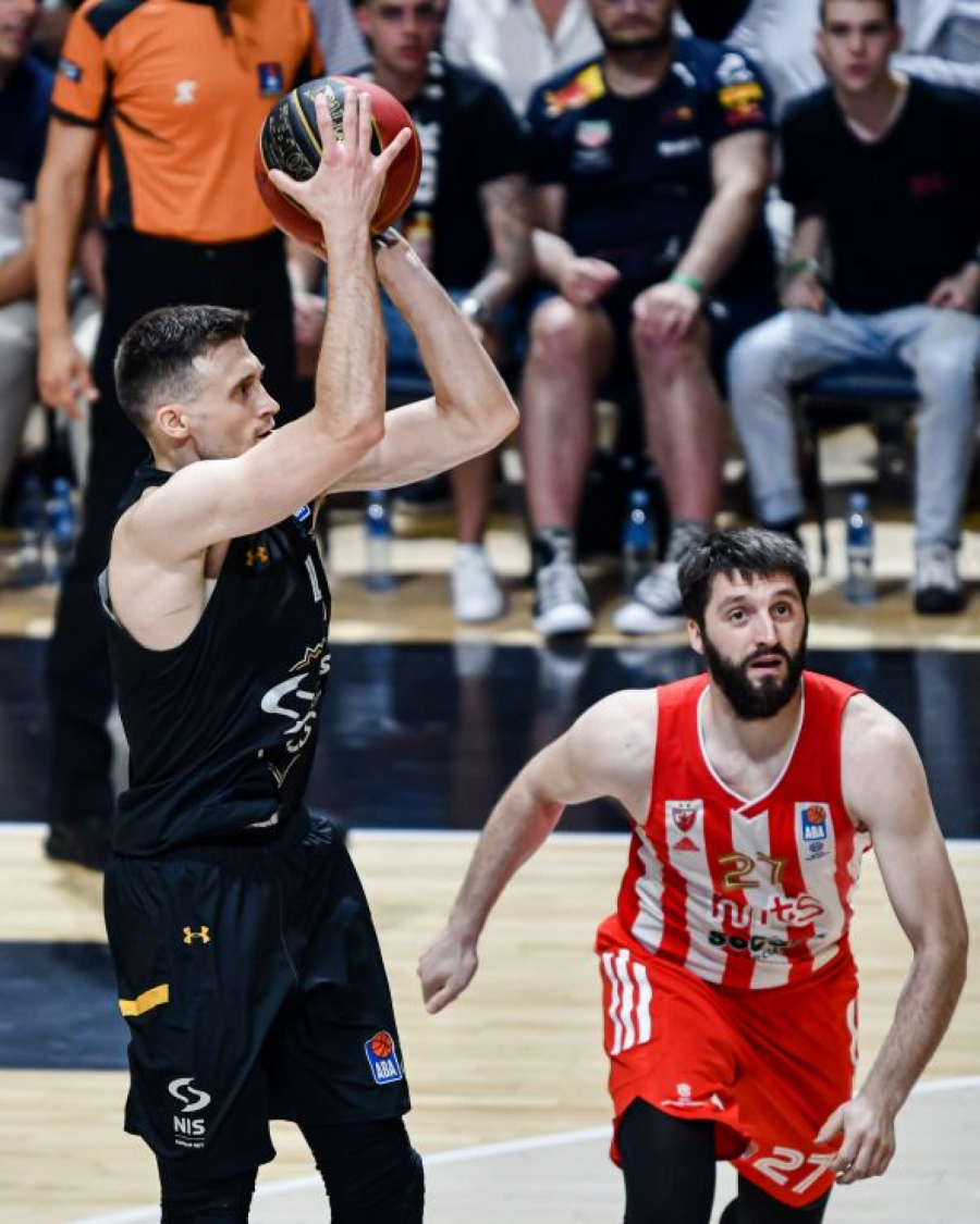 PARTIZAN BRUTALNO ODBRANIO DOMAĆI PARKET Crno-beli razbili  Zvezdu, već na poluvremenu rešili pitanje pobednika, 